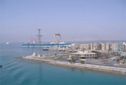 السعودية ترسل شحنة جديدة من الغاز المسال لدعم الانقلابيين