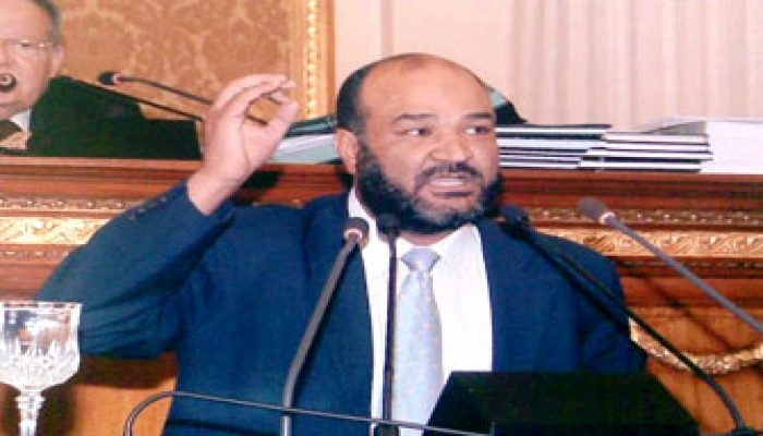 "زوار الفجر" يعتقلون برلمانيًّا سابقًا بالإسكندرية من منزله