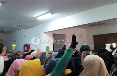 طالبات طب أسنان أزهر القاهرة يواصلن إضرابهن عن الدراسة