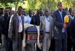 بدء مراسم تشييع نيلسون مانديلا