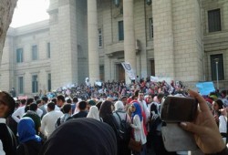 صحيفة أمريكية: غضب الطلاب ضد الانقلاب يشبه انتفاضتهم ضد عبد الناصر