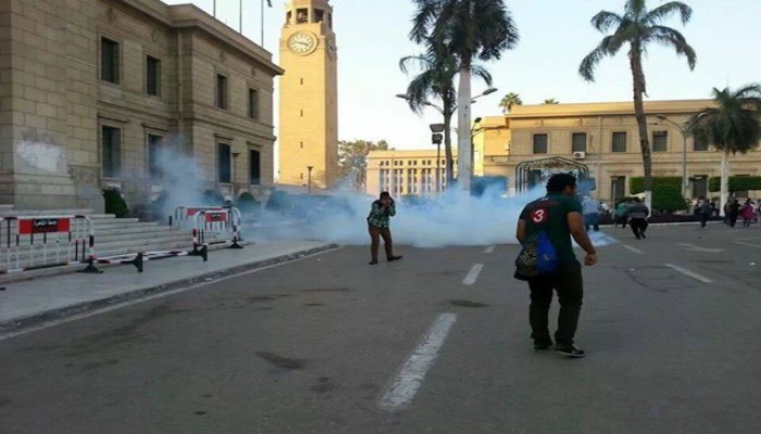 الجارديان: تصرفات الانقلاب أكدت عودة نظام مبارك القمعي