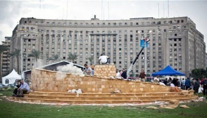 صوت أمريكا: نصبا رابعة والتحرير يثيران التساؤﻻت حول العدالة في مصر