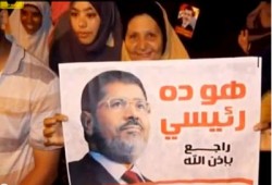 الجارديان: بيان الرئيس مرسي للشعب "رسالة رعب" للانقلاب