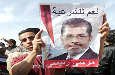 الفاينانشيال تايمز: محاكمة مرسي تؤكد انحراف العدالة في مصر