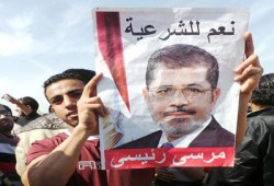 الفاينانشيال تايمز: محاكمة مرسي تؤكد انحراف العدالة في مصر