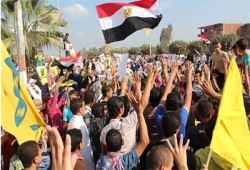 بالصور.. وقفة احتجاجية لثوار حسينية الشرقية تحية لصمود الرئيس