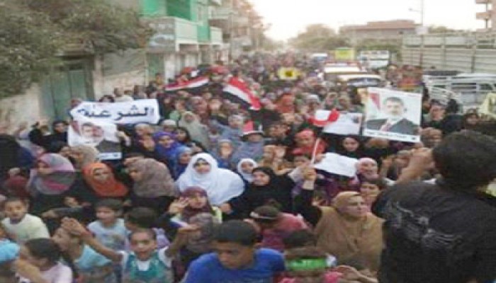 بالفيديو.. قرية الرئيس مرسي تنتفض رفضًا للمحاكمة الهزلية