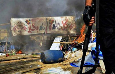 التايمز: العسكر يتجهون لمنح الشرطة الحق في إراقة مزيد من الدماء