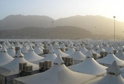 اليوم.. ضيوف الرحمن يبدءون مناسك الحج