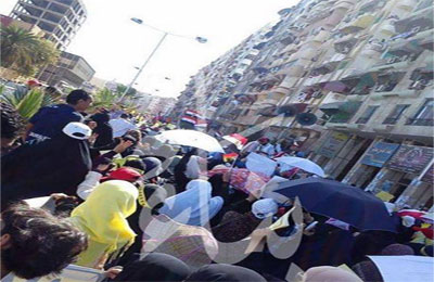 عشرات الآلاف في بورسعيد يتظاهرون بيوم الحسم