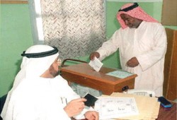 ناخبو الكويت يختارون أعضاء المجلس البلدي
