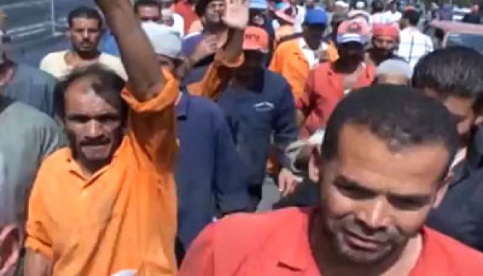 الجارديان: العمال في طليعة الثورة الجديدة ضد الانقلاب