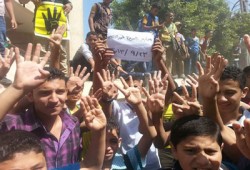 بالفيديو.. طلاب قرية الرئيس يواصلون انتفاضتهم ضد الانقلاب