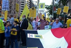 مصريو نيويورك يواصلون مظاهراتهم ضد الانقلاب الإرهابي