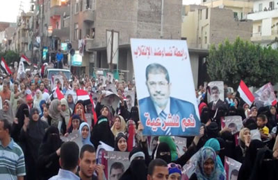 الجارديان: مؤيدو "مرسي" مستعدون للاستشهاد ويرفضون فض الاعتصام