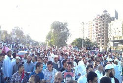 صور الرئيس مرسي تزين ساحات العيد بسوهاج ومسيرات حاشدة تطوف المحافظة