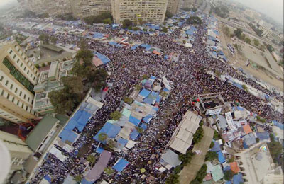 هل نصمت حتى تُسرق ثورتنا؟‮!‬