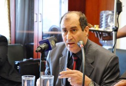 حشمت يطالب أحرار العالم بإدانة الانقلابيين