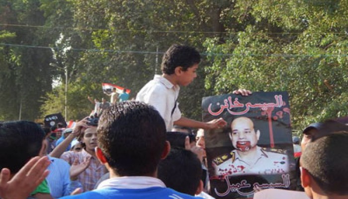 "هيومن رايتس" تطالب سلطات الانقلاب بوقف اعتقال السوريين