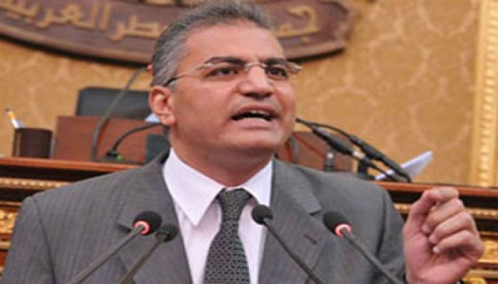 عصام سلطان يحذر شركات الإنترنت والمحمول من قطع الخدمة