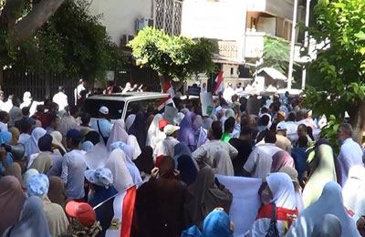 بالصور.. مؤيدو "مرسي" أمام قنصليتي أمريكا والسعودية للتنديد بموقفهما من الانقلاب العسكري