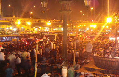 مئات الآلاف يعلنون الاعتصام في رمسيس حتى عودة الرئيس مرسي