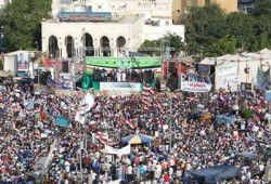 انشقاق عضوة بحزب الدستور من على منصة رابعة العدوية