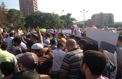 60 مصابًا حصيلة اعتداء الشرطة والبلطجية على رافضي الانقلاب بالزقازيق