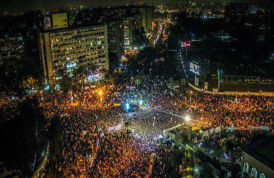 الرئيس مرسي لمعتصمي "النهضة": ثقوا في نصر الله