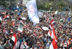 الرئيس لـ"مؤيدي الشرعية": احموا شرعيتكم.. إنما النصر صبر ساعة