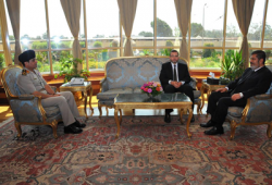 الرئيس مرسي يستقبل قنديل والسيسي لمتابعة المستجدات