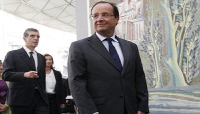 هولاند يطالب أمريكا بالوقف الفوري للتجسس على الأوروبيين