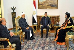 الرئيس مرسي: دورا الأزهر والكنسية مهم للحفاظ على مصالح الوطن