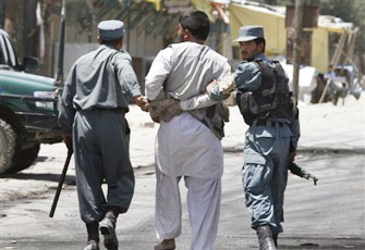 القوات الأفغانية تتسلم رسميًّا المهام الأمنية بجميع أرجاء البلاد