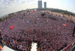 أردوغان أمام مئات الآلاف بإسطنبول: على الإعلام الدولي التزام المهنية