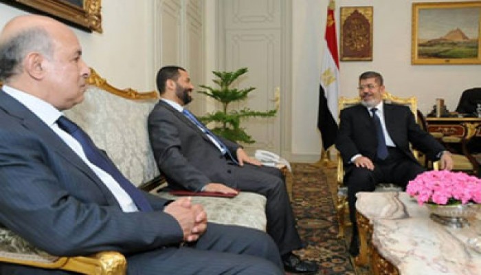 الرئيس مرسي يستعرض جهود مؤسسة القدس للحفاظ على هويتها