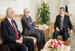 الرئيس مرسي يبحث مع الإبراهيمي آخر مستجدات الأزمة السورية