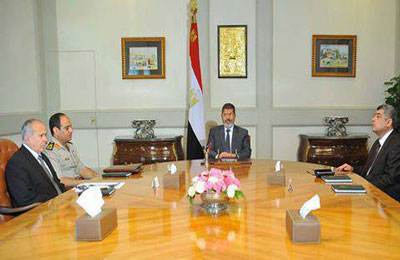 الرئيس مرسي يأمر بسرعة تحرير الجنود والحفاظ على أرواحهم