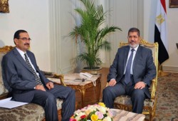 الرئيس مرسي يستعرض مع وزير المالية تطوير أداء وزارته