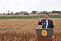 الرئيس مرسي: بسواعد الفلاح المصري نحقق الاكتفاء الذاتي من القمح