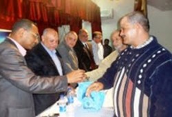 نواب الحرية والعدالة ببورسعيد يوزعون تأشيرات حج العمالة بالقرعة