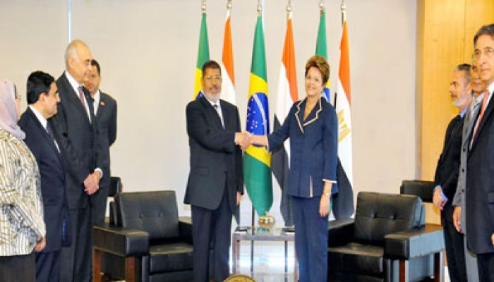 روسيف تقيم مأدبة غداء تكريمًا للرئيس مرسي والوفد المرافق له