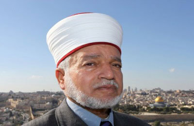 الصهاينة يفرجون عن مفتي القدس بعد ساعات من اعتقاله
