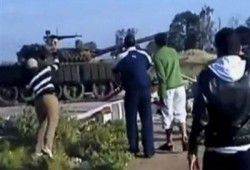 إصابة مصور صحفي سوري بشظية قذيفة دبابة للنظام بدرعا