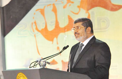 الرئيس مرسي للعمال: أنتم مصدر المنح والحياة الكريمة للوطن