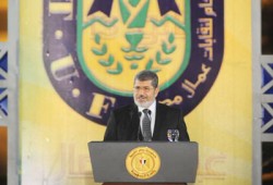 الرئيس مرسي: لا بيع للقطاع العام ولا استغناء عن أي عمال