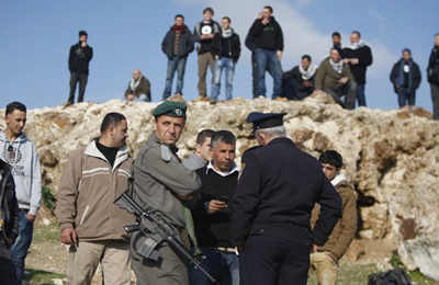 الاحتلال يداهم طولكرم ويقتحم منزل منفذ عملية نابلس