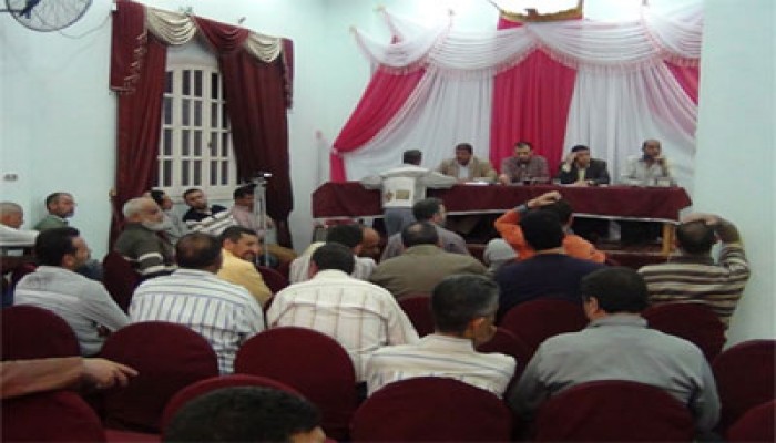 "الحرية والعدالة" يناقش مشاكل صُناع الأثاث بدمياط