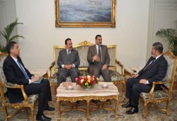 الرئيس مرسي للعمال: أنتم أساس نهضة مصر